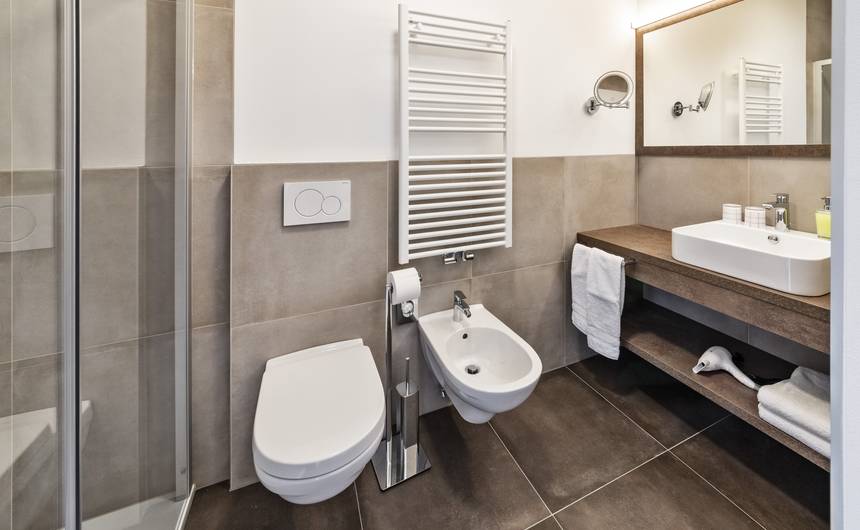 Luxuriöse Sonnensuite mit modernem Interieur und Bergblick im Hotel Sonngart Luxuriöse Sonnensuite mit modernem Interieur und Bergblick im Hotel Sonngart
